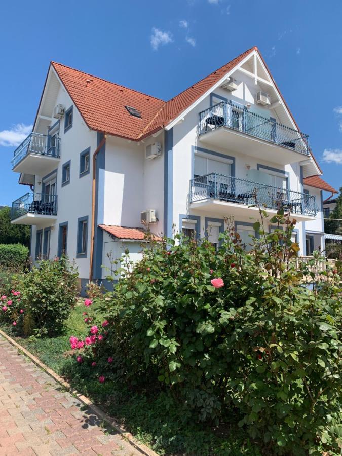 Hollik Apartmanház Balatonfüred Exterior foto